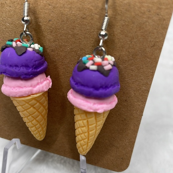 Fun ice cream cone dangle earrings. - Picture 3 of 3